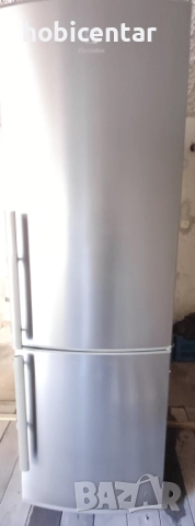 Хладилник с фризер Електролукс, снимка 6 - Хладилници - 52755782