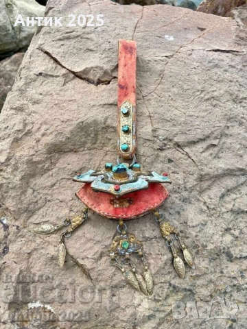 Античен племенен калъф с орнаменти и висулки, снимка 2 - Антикварни и старинни предмети - 51454858