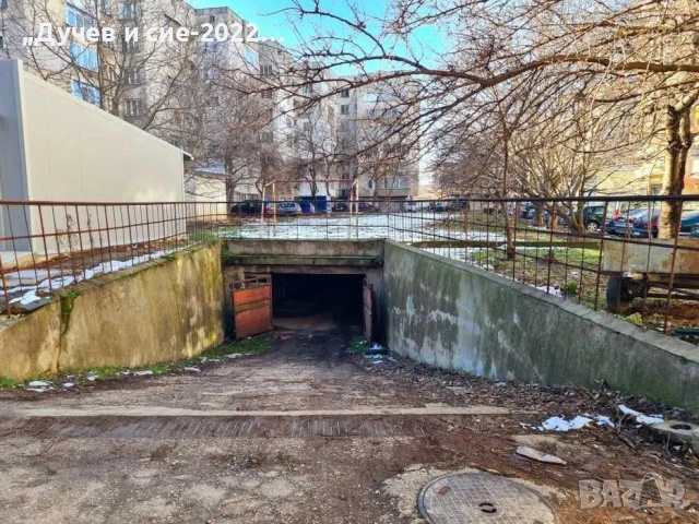 Продавам гараж , снимка 3 - Гаражи и паркоместа - 52248583
