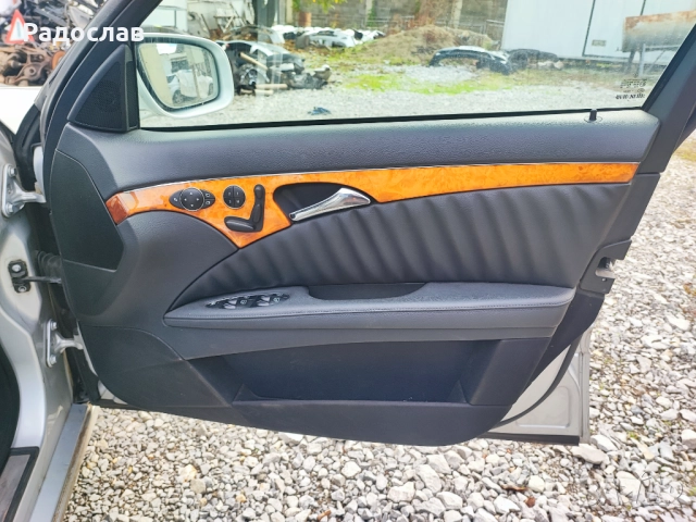 Мерцедес E 320 CDI 224 коня На Части комби, снимка 13 - Автомобили и джипове - 52436647