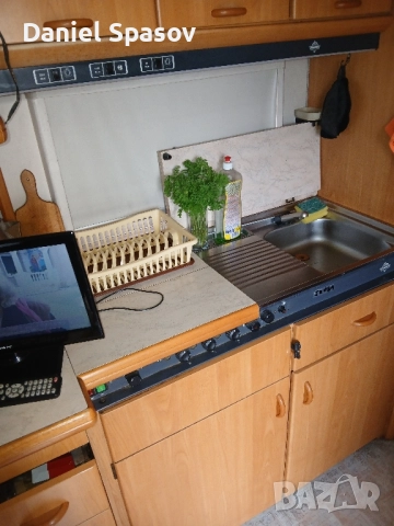 Продавам каравана Хоби Престиж 94г., снимка 15 - Каравани и кемпери - 52085652