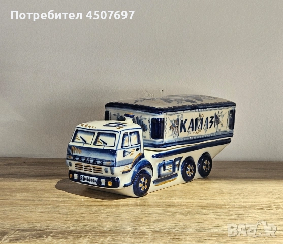 Порцеланова захарница с kanak,  КАМАЗ" Позлатена Гжел.