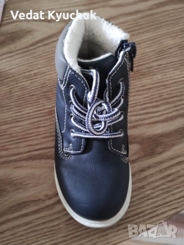 Детски боти Fila 22 номер, снимка 7 - Детски боти и ботуши - 51668515