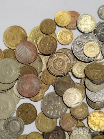 Над 200 бр. Български монети
