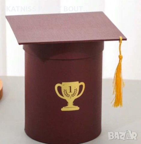 Подаръчна кутия абитуриентска шапка бордо