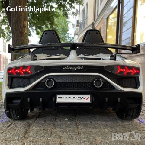 Двуместна КОЛА Licensed Lamborghini Aventador SVJ 24V с функция дрифт, снимка 5 - Детски велосипеди, триколки и коли - 46663624