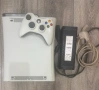 Xbox 360 + Джойстик и захранване, снимка 1
