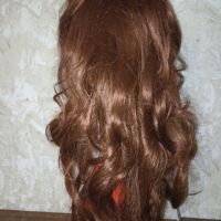 Дълга кестенява чуплива перука, снимка 10 - Аксесоари за коса - 45088416
