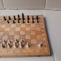Стар дървен шах с табла, снимка 1 - Антикварни и старинни предмети - 45655593
