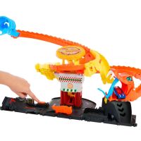 Hot Wheels City - Игрален комплект Змия в магазина за пица, снимка 3 - Коли, камиони, мотори, писти - 45149387
