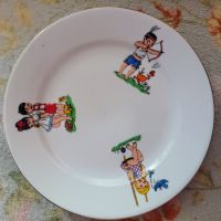Детска порцеланова чиния , снимка 1 - Чинии - 45484463