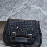 Дамска кожена чанта с катарама, снимка 1 - Чанти - 45838806