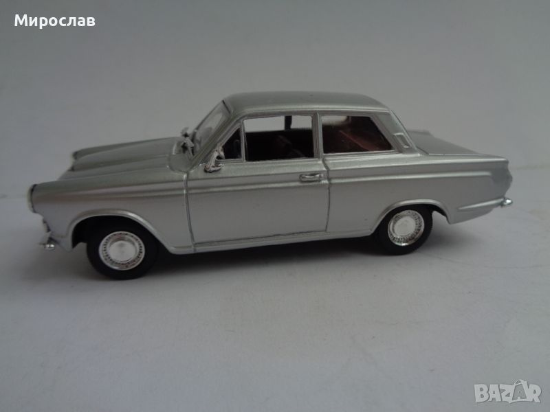 1:43 SOLIDO FORD CORTINA КОЛИЧКА ИГРАЧКА МОДЕЛ , снимка 1