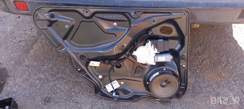 Заден ляв стъклоповдигач VW Passat B6, снимка 1