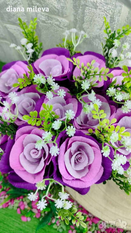  Кошничка с 11 рози от креп хартия!!, снимка 1