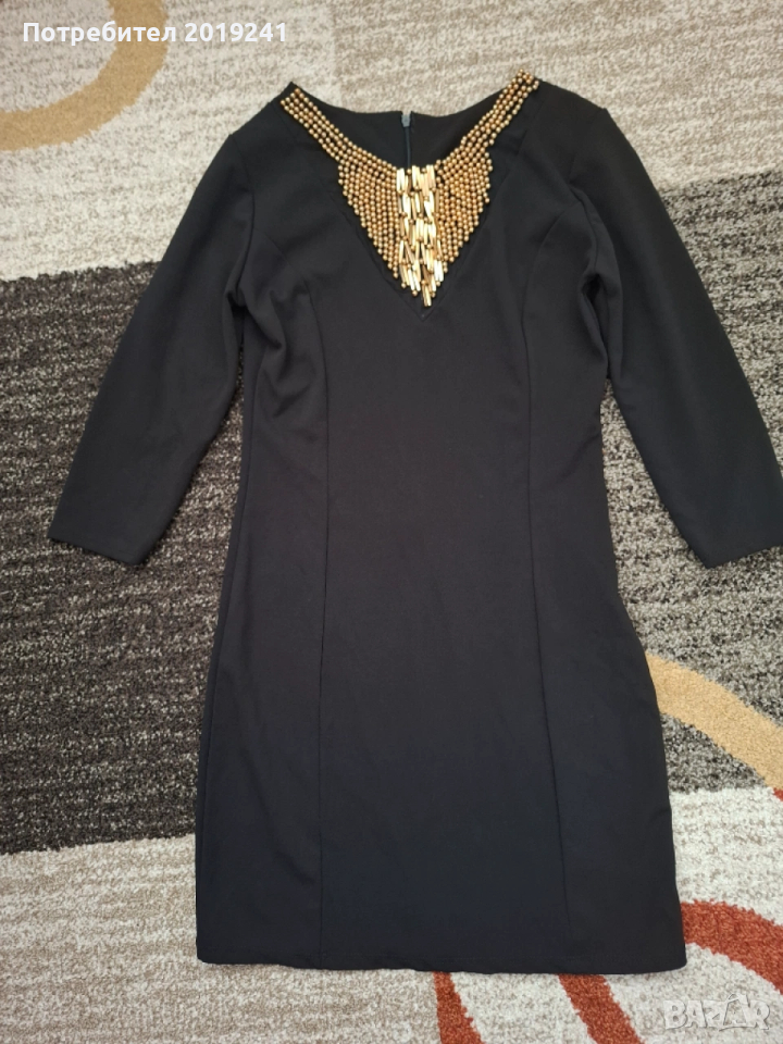 Черена рокля със златисти елементи, снимка 1