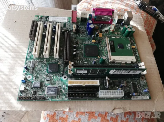 Дънна платка Intel Desktop Board D815EFV Socket 370, снимка 4 - Дънни платки - 47978677