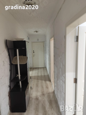 🏠  Давам под наем  3-стаен апартамент – 100 кв.м с голям хол, килер, таванска стая, маза и 2 дворни, снимка 5 - Разсади - 52756175