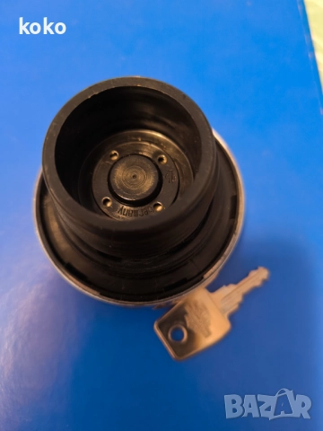 Капачка резервоар Harley Davidson original , снимка 6 - Части - 52278947