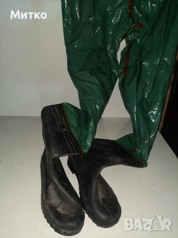 Водоустойчив панталон тип гащеризон с ботуши 42 номер, снимка 3 - Екипировка - 53089546