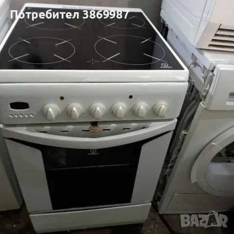 печка с керамични котлони Indesit , снимка 5 - Печки, фурни - 46889406