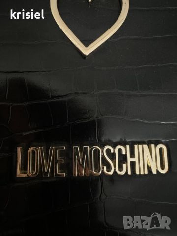 Love  MOSCHINO оригинална чанта, снимка 2 - Чанти - 46401611