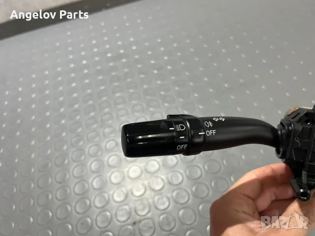 Лостчето на мигачите и фаровете за Toyota Avensis T25, снимка 2 - Части - 49642211