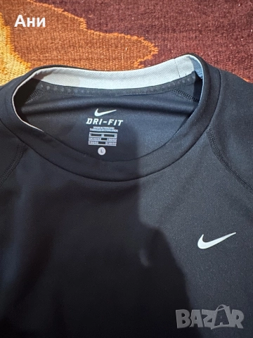 Тениска Nike Л, снимка 2 - Тениски - 51827327