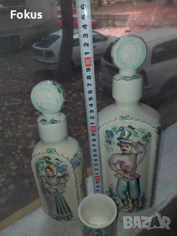 Руски порцелан две бутилки и чашка с казашки мотиви, снимка 4 - Антикварни и старинни предмети - 53453062