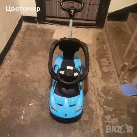Продавам кола за бутане със сенник, снимка 2 - Детски велосипеди, триколки и коли - 50104331