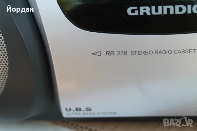 Радио касетофон ''Grundig'' , снимка 11 - Радиокасетофони, транзистори - 50918030