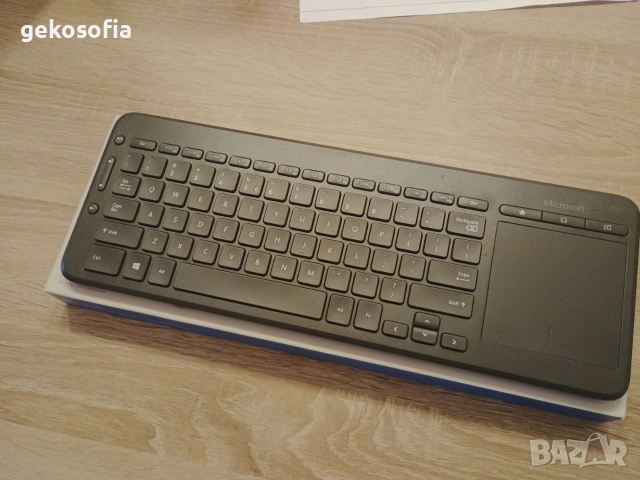 Майкрософт безжична клавиатура с тъч пад, снимка 4 - Клавиатури и мишки - 53933541