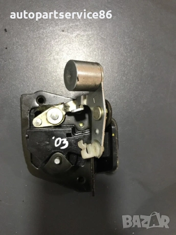 Механизъм на бравата на задната лява врата за KIA Carnival 2.9 CRDi (2001–2006)