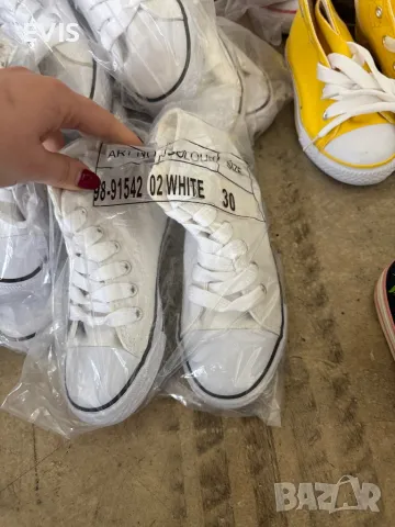 Детски кецове в бял жълт червен и лилав цвят, снимка 4 - Детски маратонки - 49985666