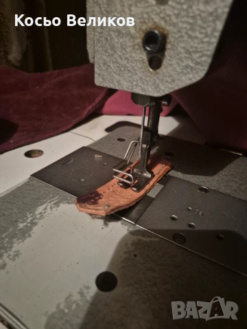 Професионално сарашка шевна машина Adler