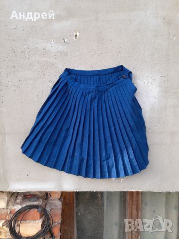 Стара ученическа плисирана пола, снимка 1 - Други ценни предмети - 45179291