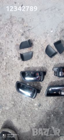 Вътрешни дръжки за врати на Тойота Корола версо 2004- 2009г, снимка 1 - Аксесоари и консумативи - 45143799