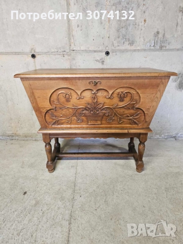 Дъбов шкаф с дърворезба, снимка 3 - Шкафове - 51541425