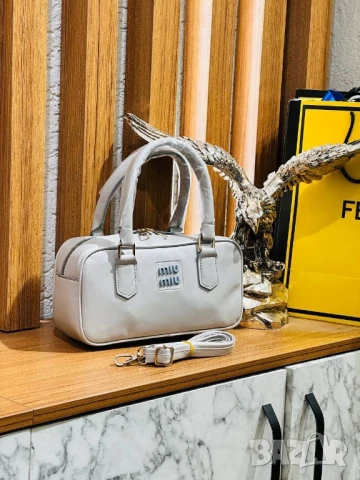 чанти Miu Miu 