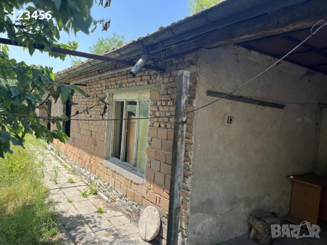 Къща с двор 2,2дка в с.Златовръх , снимка 6 - Къщи - 50954343