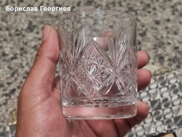 Нов стар комплект от шест кристални чаши за уиски