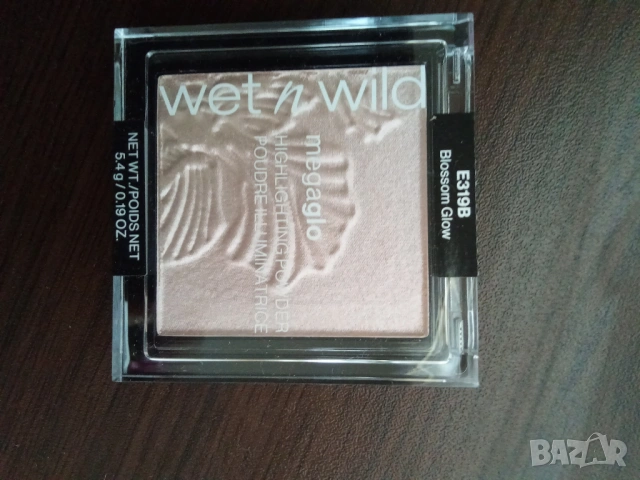 Блясък за лице Wet n Wild MegaGlo, # Blossom glow, снимка 2 - Декоративна козметика - 53203985