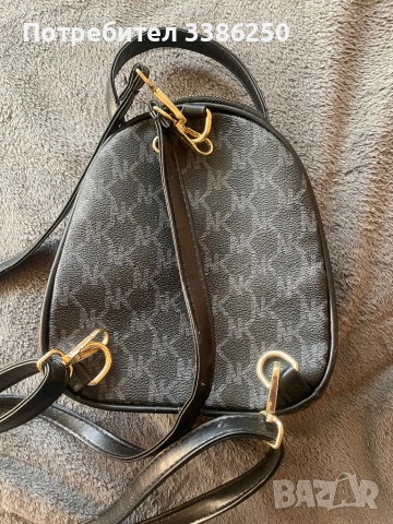 Малка дамска чантичка , снимка 2 - Чанти - 53848135