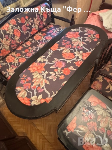 Антична холна гарнитура с две маси, снимка 4 - Дивани и мека мебел - 51792711