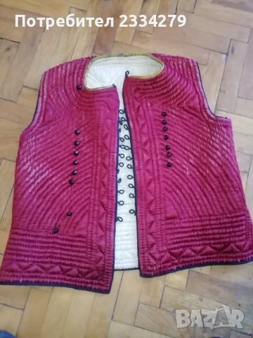 Стар пищимал-пола, женски елек, кърпи-забрадки за глава. , снимка 5 - Антикварни и старинни предмети - 52257462