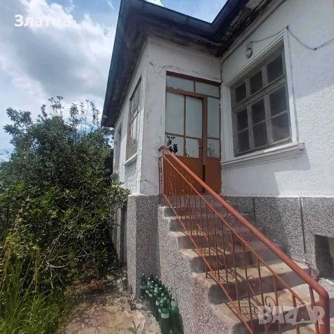 Продавам къща в Татарево с двор 1620 кв.м, снимка 4 - Къщи - 45995192