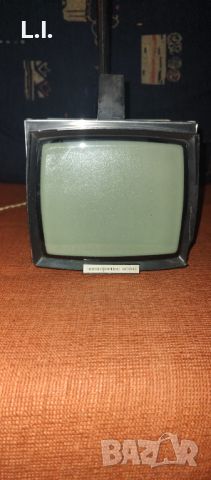 Портативен телевизор , снимка 3 - Антикварни и старинни предмети - 45851923