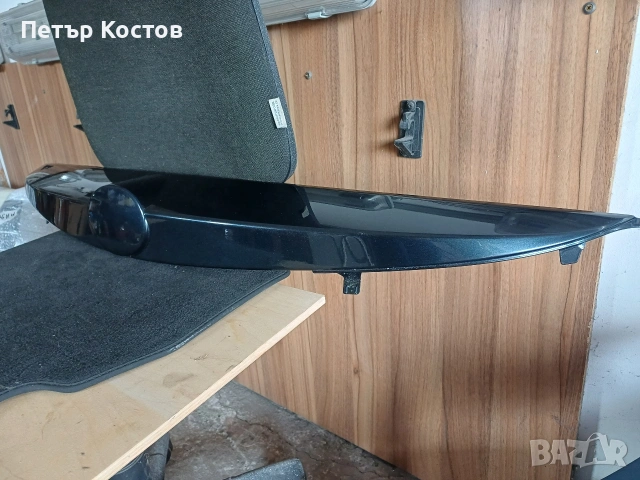 Toyota Auris спойлер заден багажник, снимка 3 - Части - 53582227