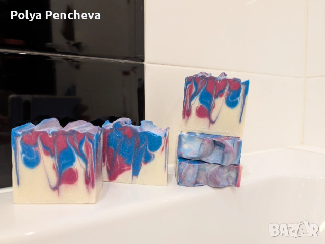 Книга „Изработка на натурални сапуни“ – перфектен подарък за 14 февруари и 8 март, снимка 3 - Художествена литература - 53368537