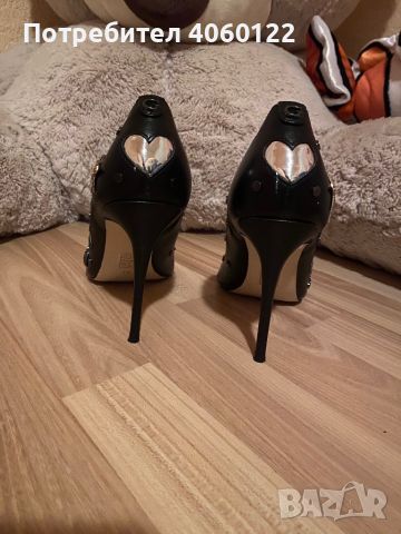 Обувки Guess, снимка 2 - Дамски обувки на ток - 45197017